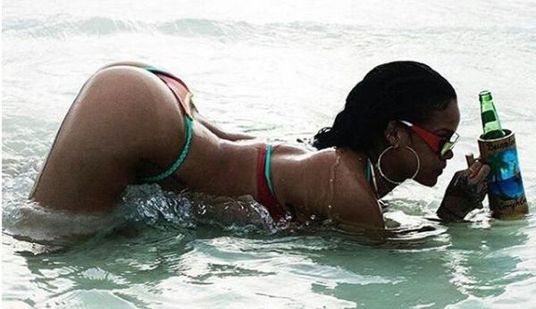 Rihanna Fucked - Rihanna's Going Ass Up On Instagram [PHOTOS] :: Hip-Hop Lately