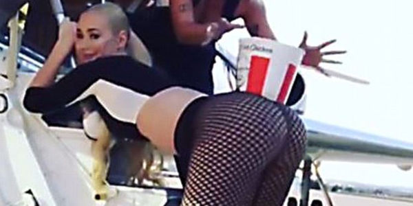 Now Iggy Azelea Is Twerking With Fried Chicken On Her Booty :: Hip-Hop  Lately