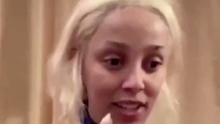 Twitter Comes For Doja Cat After She S Allegedly Caught Laughing At Ra Hip Hop Lately