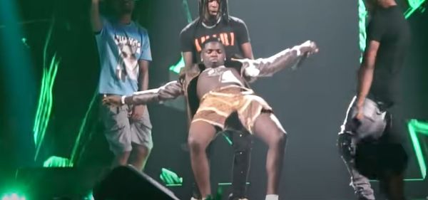 Watch Memphis Rapper Big Boogie Hump Air As His Man Holds Him Up :: Hip-Hop Lately