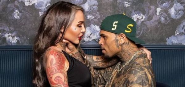 Latest Chris Brown Meet-And-Greet Photo is going Viral